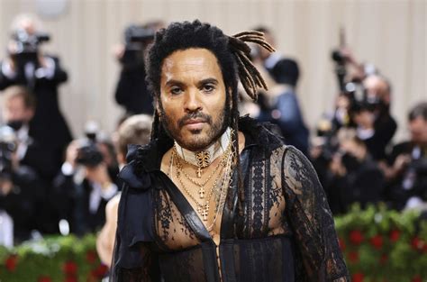 is lenny kravitz touring in 2023